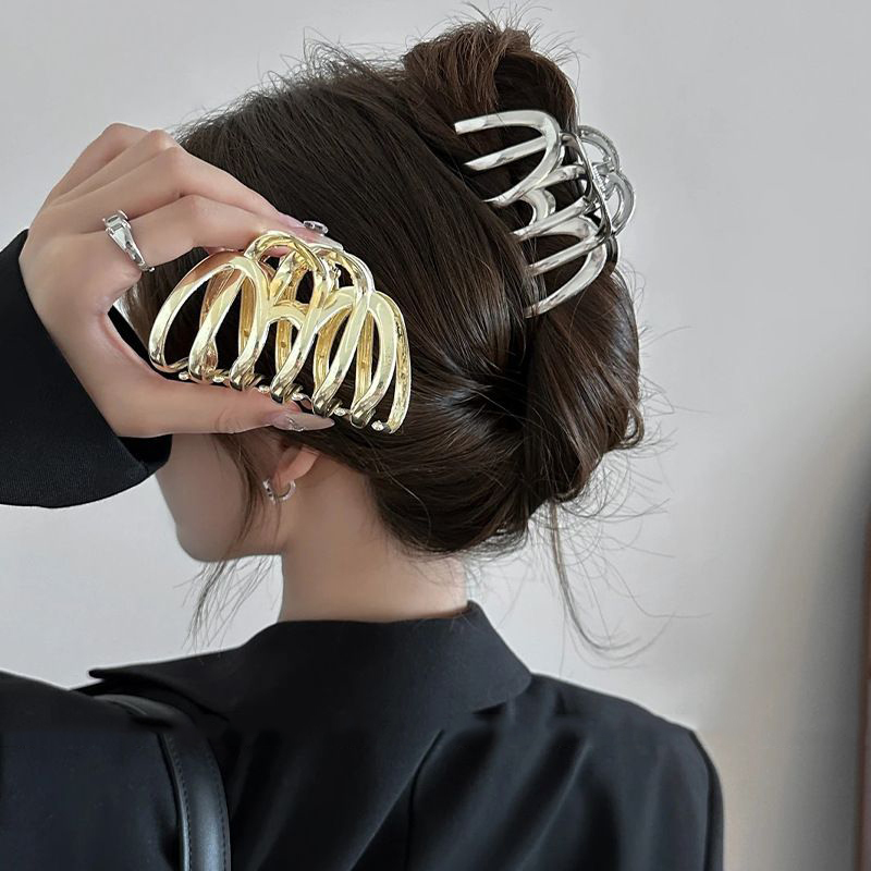 2023 Vintage Hollow Hair Clip  - Women'S Fashion Korea recensione e prezzo
